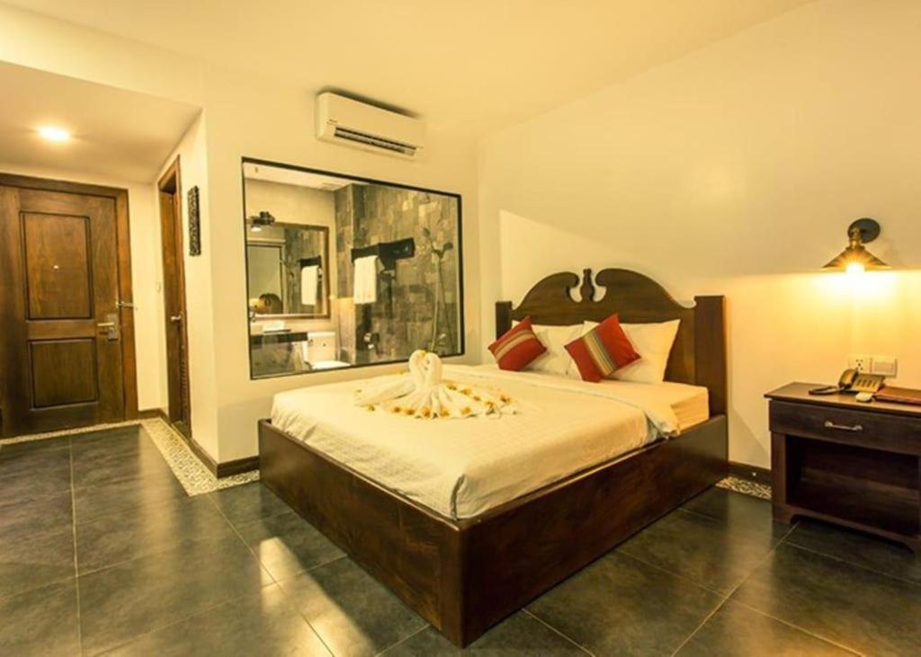 Yeak Loam Hotel Banlung Exterior photo